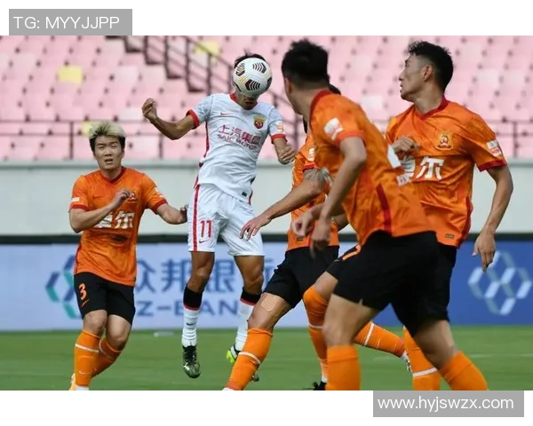 赛后分析：上海足球队与武汉足球队灵活性对比及战术探讨